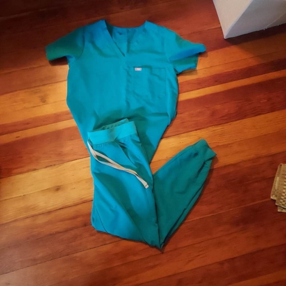 Figs Teal scrub Set